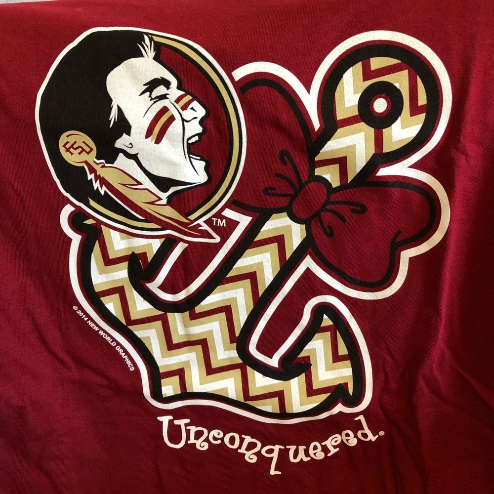 🎀🏈 NWT FSU T shirt. Size large. 🏈🎀